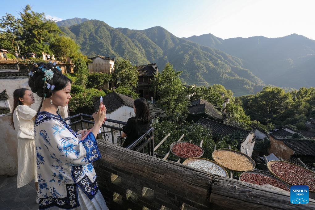 Wuyuan County in E China makes efforts to promote rural tourism