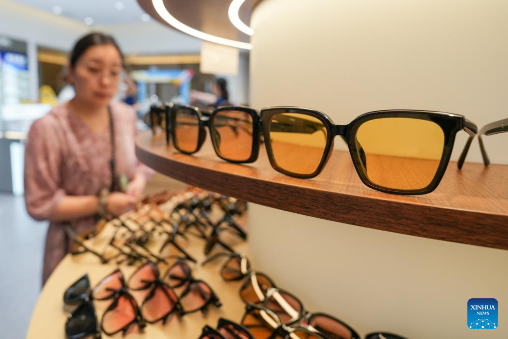 Eyewear companies attach importance to innovation, branding in Danyang, China's Jiangsu