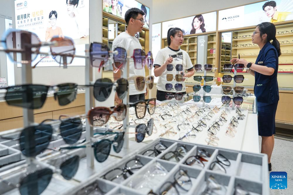 Eyewear companies attach importance to innovation, branding in Danyang, China's Jiangsu