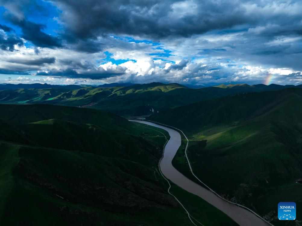 Scenery at bend along Yellow River, NW China's Qinghai