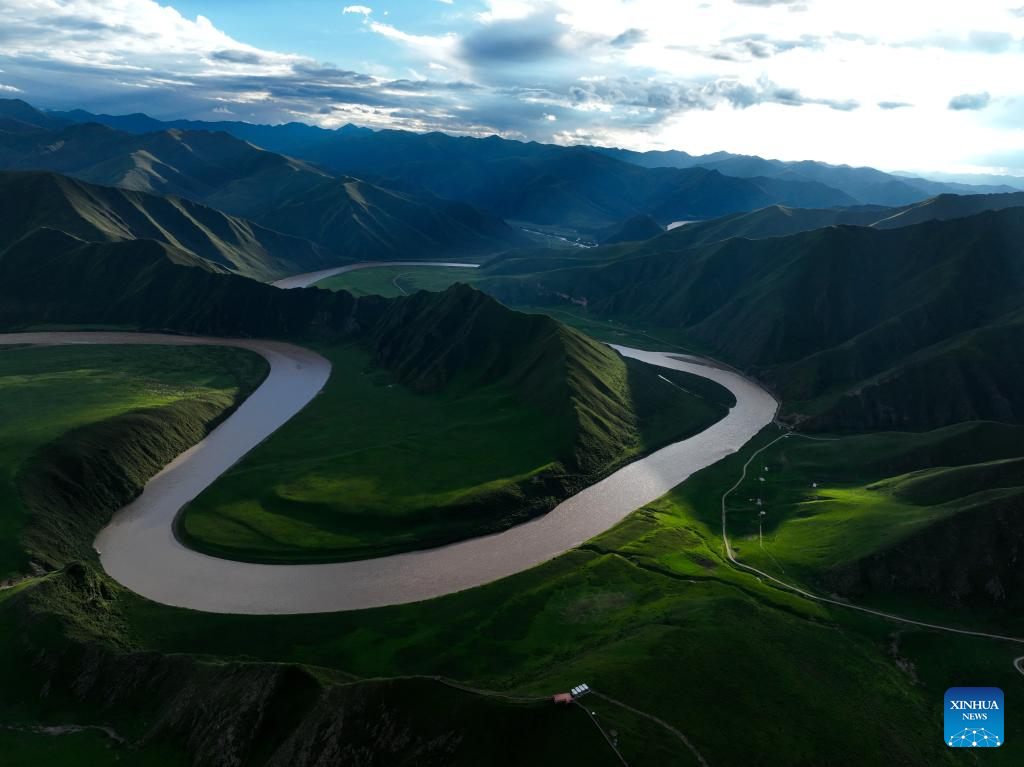 Scenery at bend along Yellow River, NW China's Qinghai