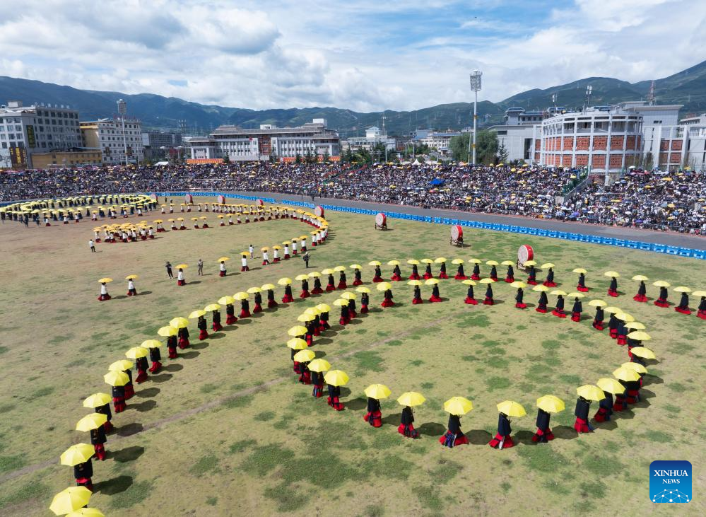 Traditional torch festival of Yi ethnic group staged in SW China