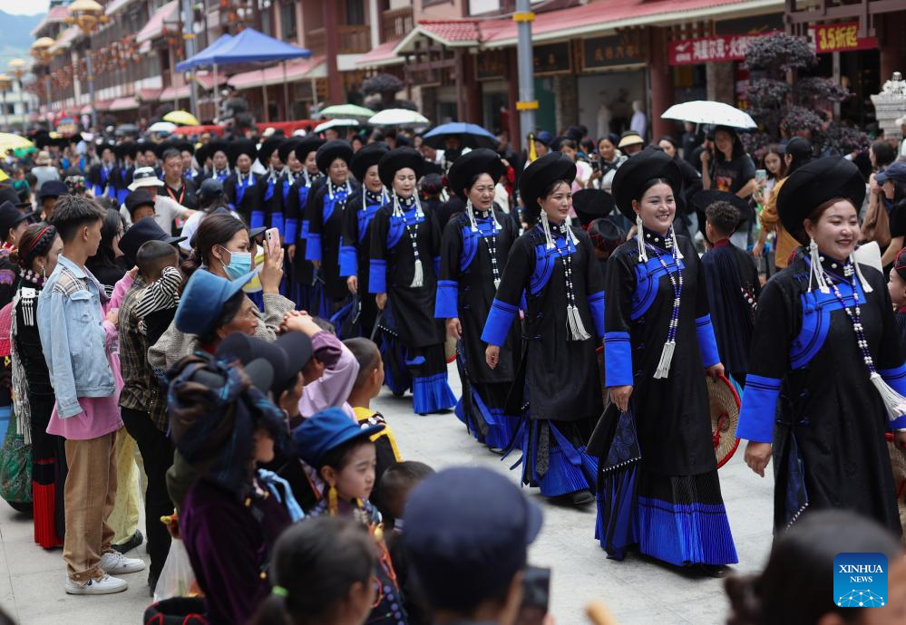 Traditional torch festival of Yi ethnic group staged in SW China