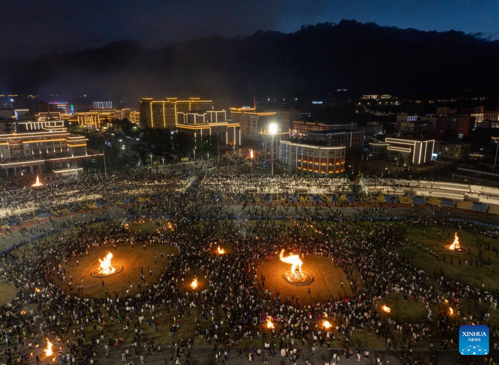 Traditional torch festival of Yi ethnic group staged in SW China