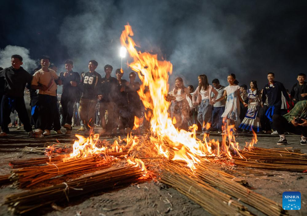 Traditional torch festival of Yi ethnic group staged in SW China