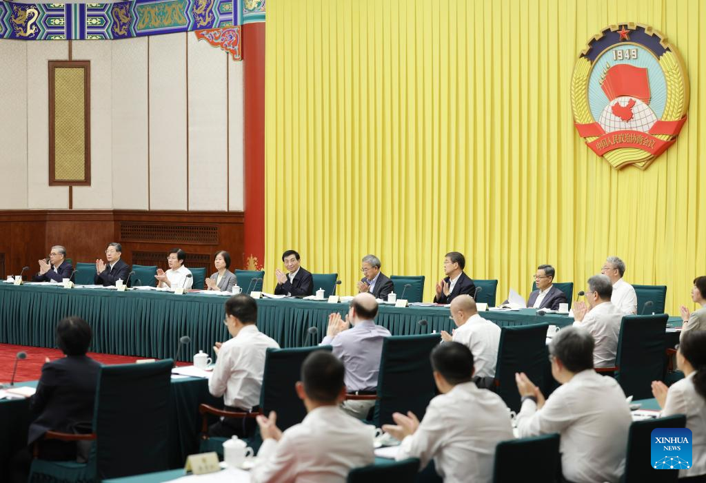 Top political advisor calls for suggestions on higher education reform, talent development