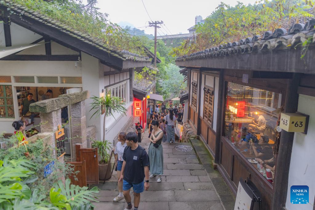 Urban renewal injects new vigor into old street in Chongqing