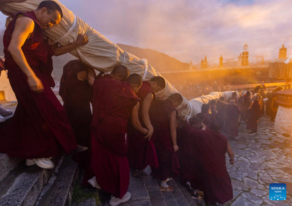 Traditional Shoton Festival celebrated in Lhasa, SW China's Xizang