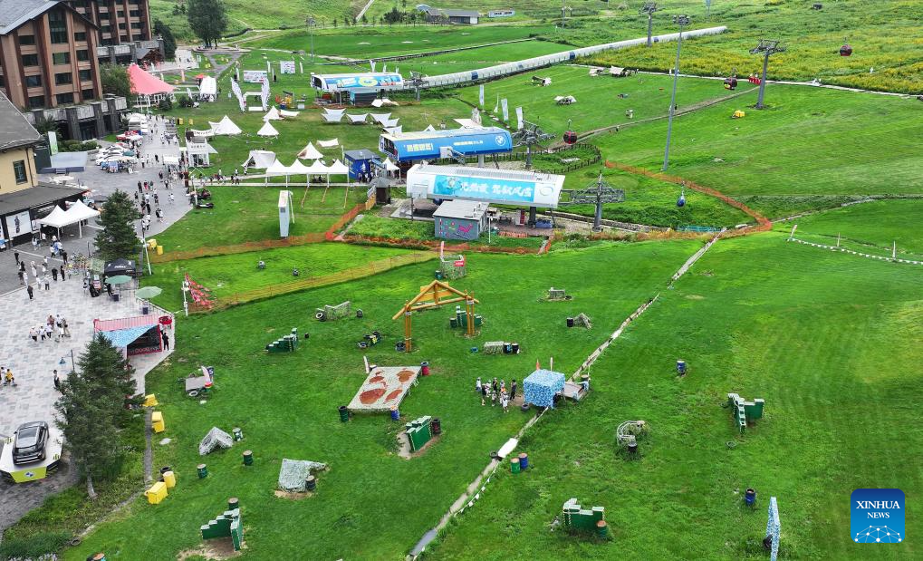 Tourists enjoy summer at ski resorts in Jilin, NE China