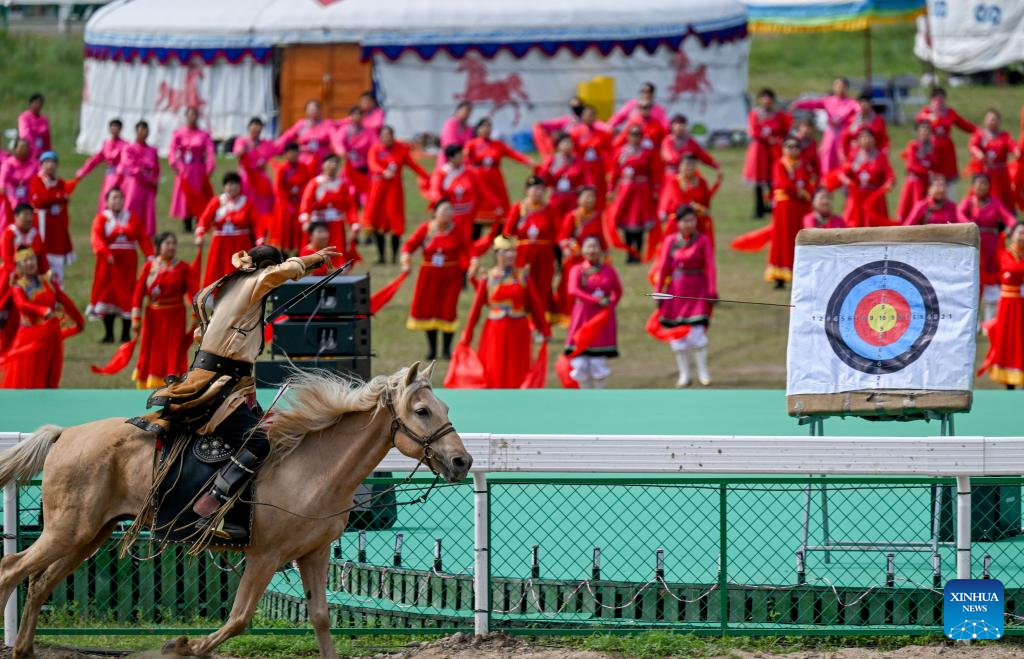 Nadam fair kicks off in N China's Inner Mongolia