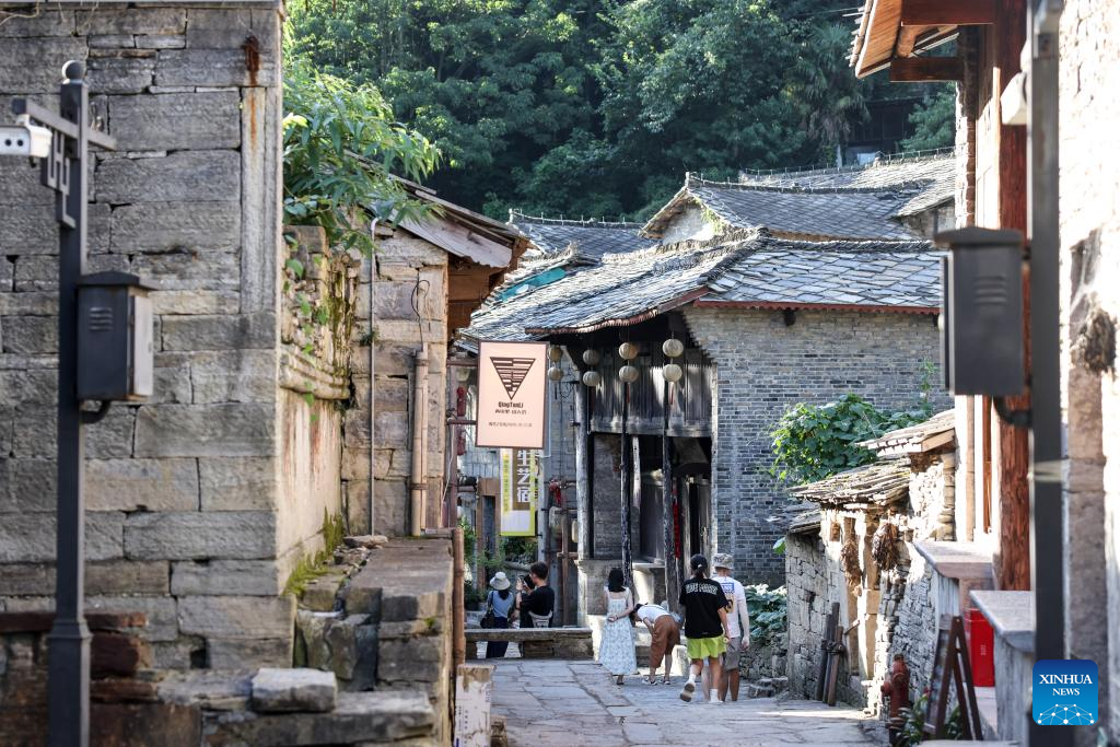 Ancient Tunpu villages attract tourists in Guizhou