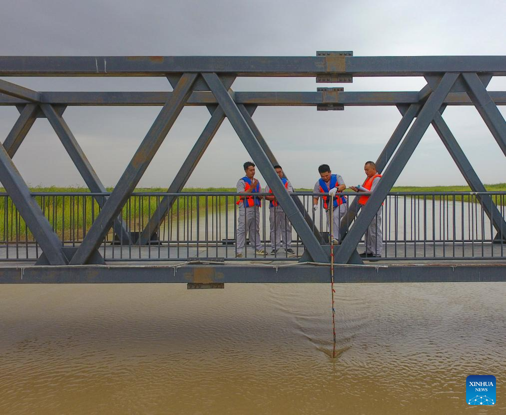 Xinjiang starts water diversion for China's longest inland river