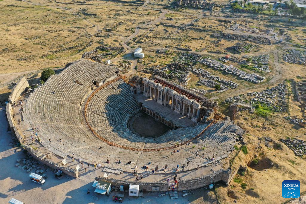 Scenery of ruins of ancient city of Hierapolis in Denizli, Türkiye