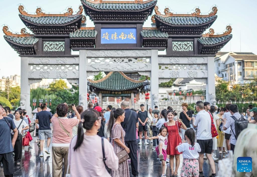 Guizhou attracts tourists during peak summer travel season