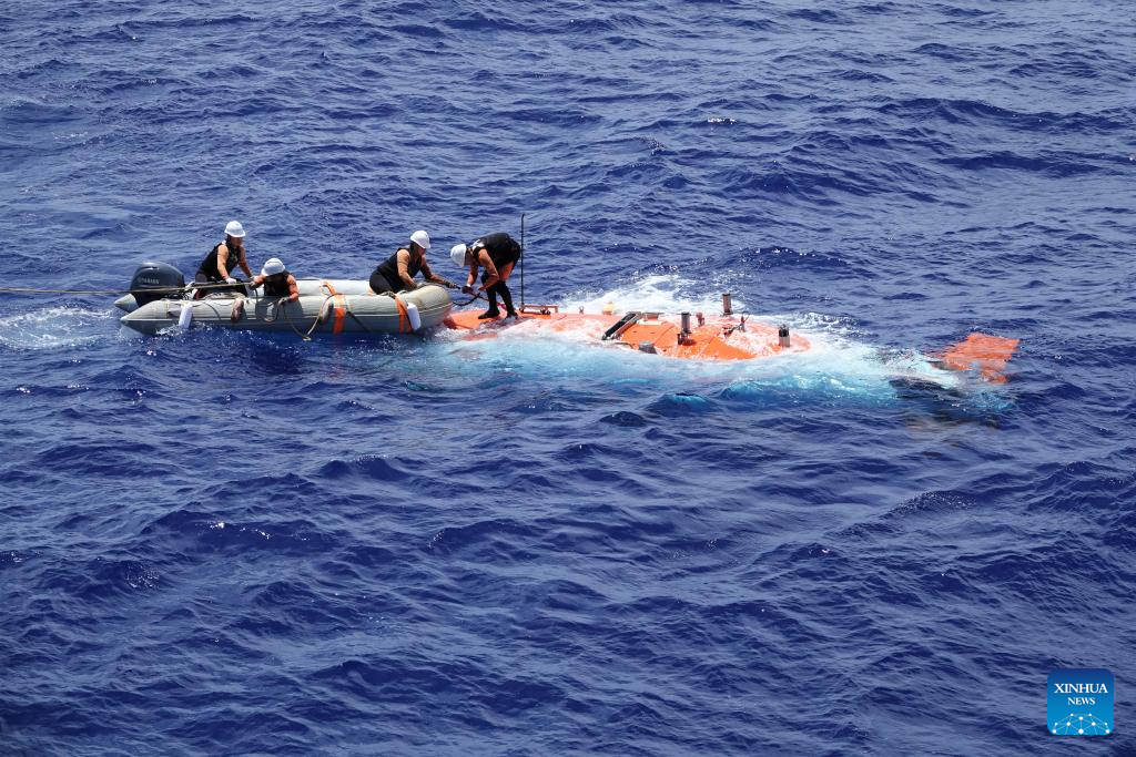 China's manned deep-sea submersible completes 300th dive