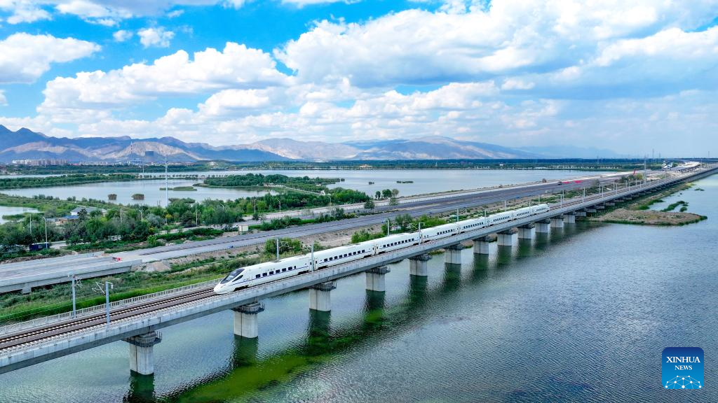 Fault simulation drill conducted on Baotou-Yinchuan high-speed railway