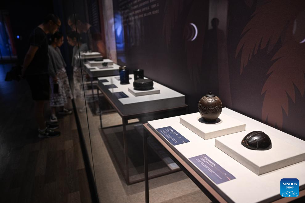 Exhibition showcasing Hainan's cultural relics held at Hainan Museum