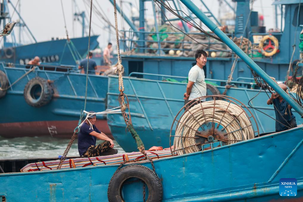 Fishing activities start in E China after 4-month fishing ban