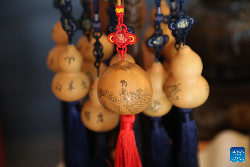 Across China: Sculpting the future: Youth-led revival of gourd carving