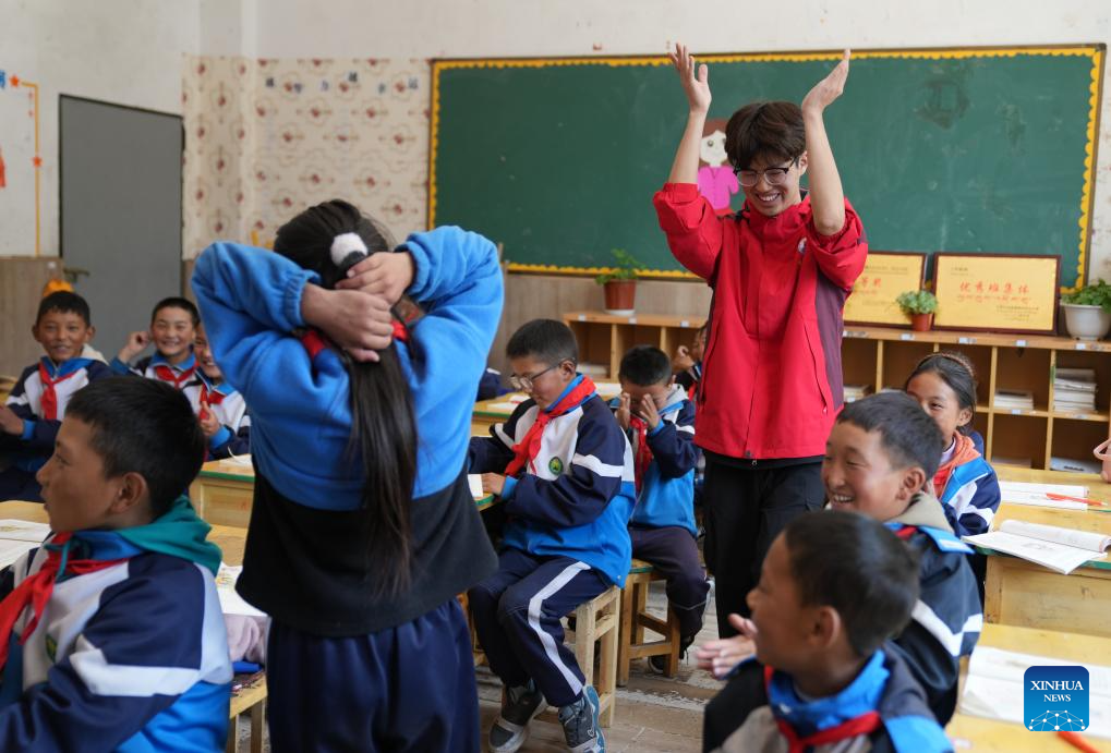 Paired-up assistance boosts Xizang's education development