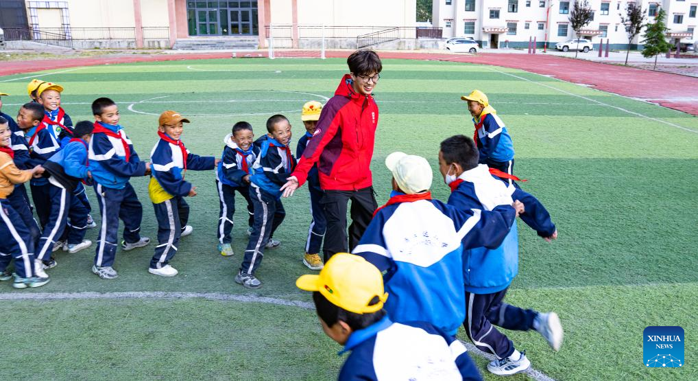 Paired-up assistance boosts Xizang's education development