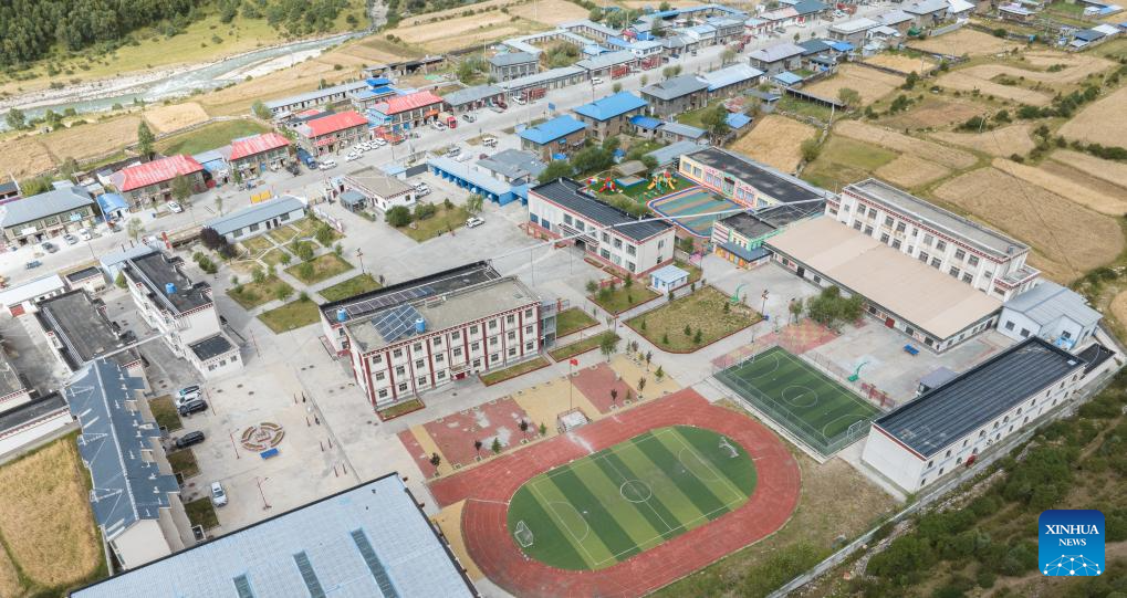 Paired-up assistance boosts Xizang's education development