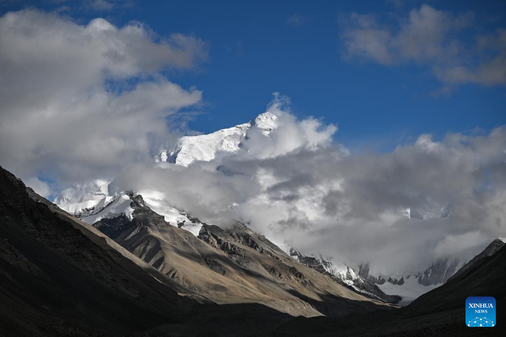 Scenery of Mount Qomolangma in Xizang