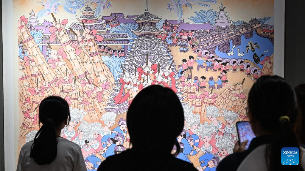 Exhibition displaying farmer paintings kicks off in Liuzhou, S China