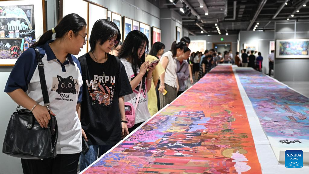 Exhibition displaying farmer paintings kicks off in Liuzhou, S China