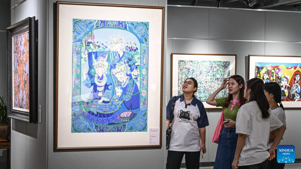 Exhibition displaying farmer paintings kicks off in Liuzhou, S China