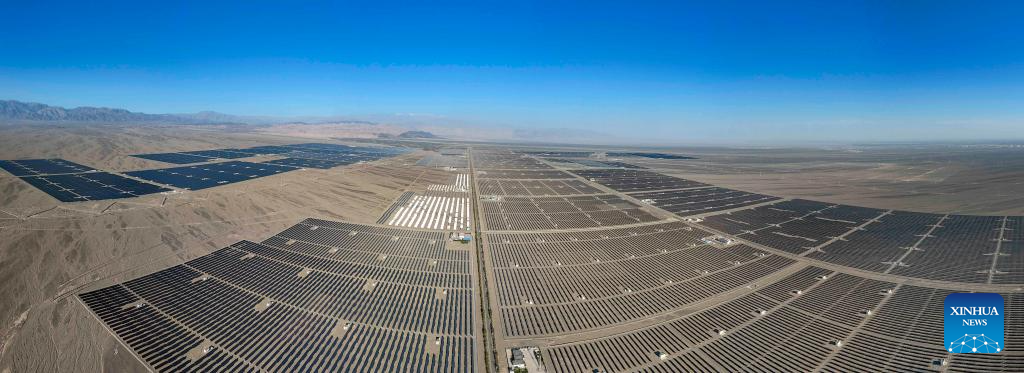 Local authorities accelerate development of solar power industry in Hami City, NW China