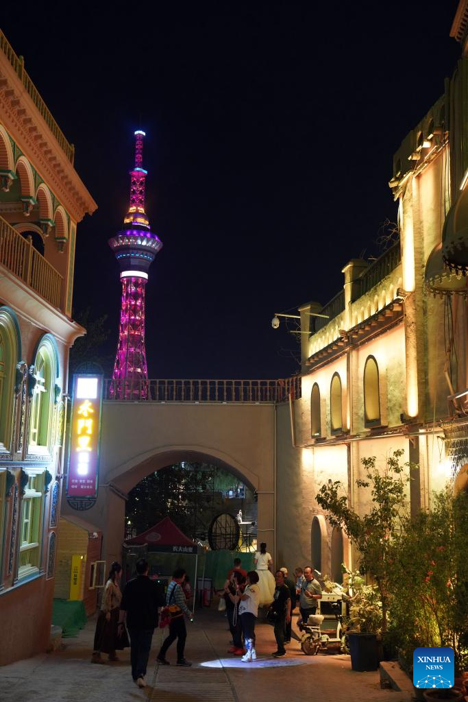 Kashgar transforms into unique tourist destination blending history, modernity