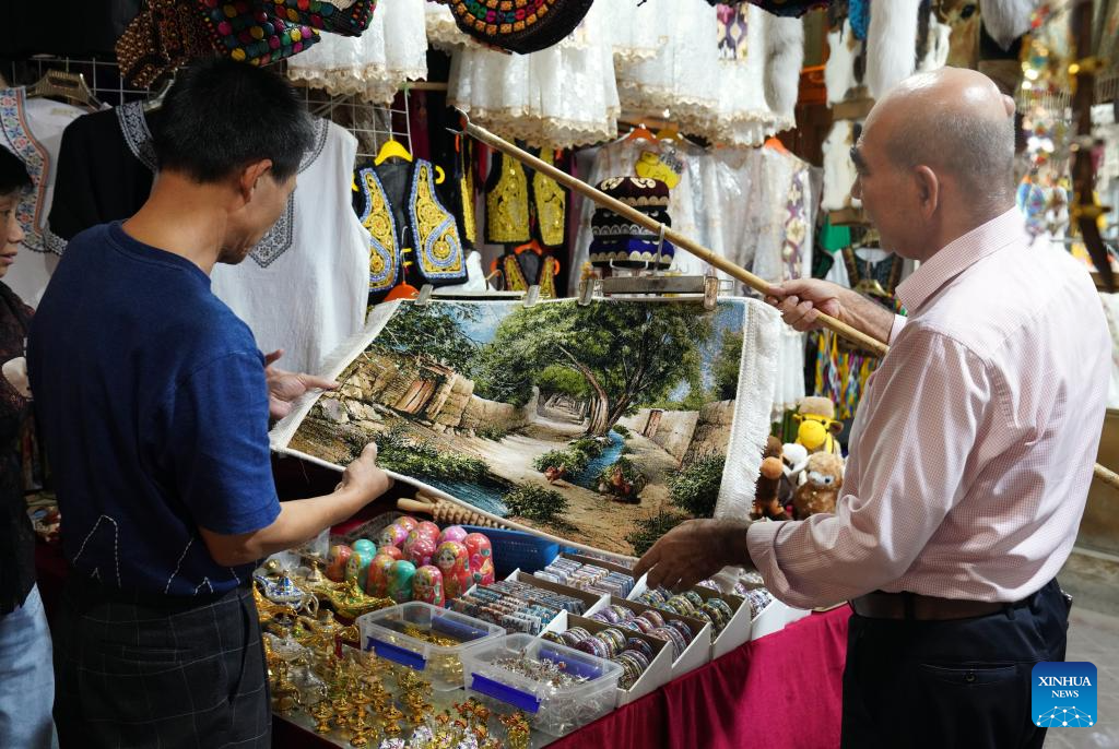 Kashgar transforms into unique tourist destination blending history, modernity