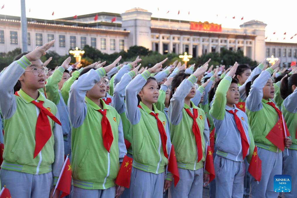 Flag-raising ceremony held at Tian'anmen Square to mark 75th founding anniv. of PRC