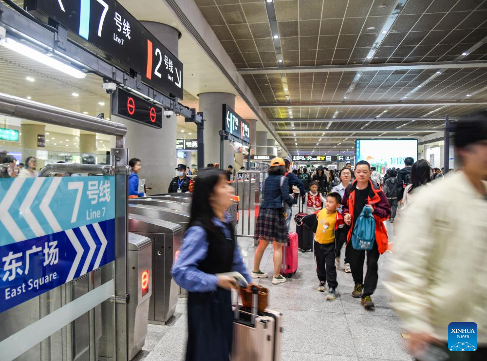 Passenger trips surge as National Day holiday concludes