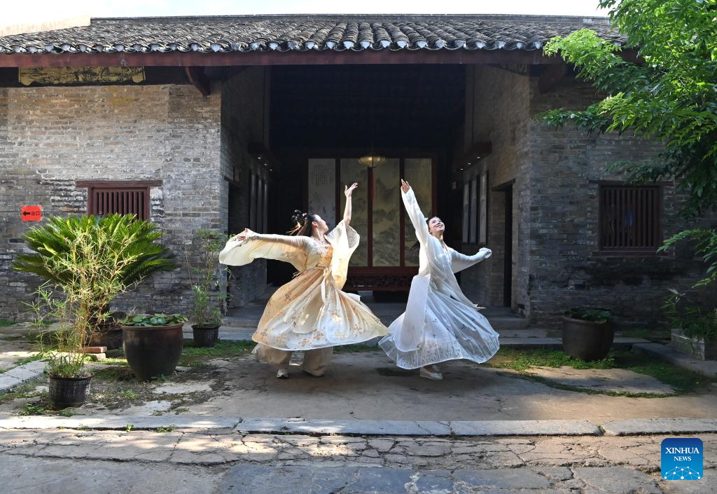 Traditional village in S China turns tourist attraction, hot spot for study tours