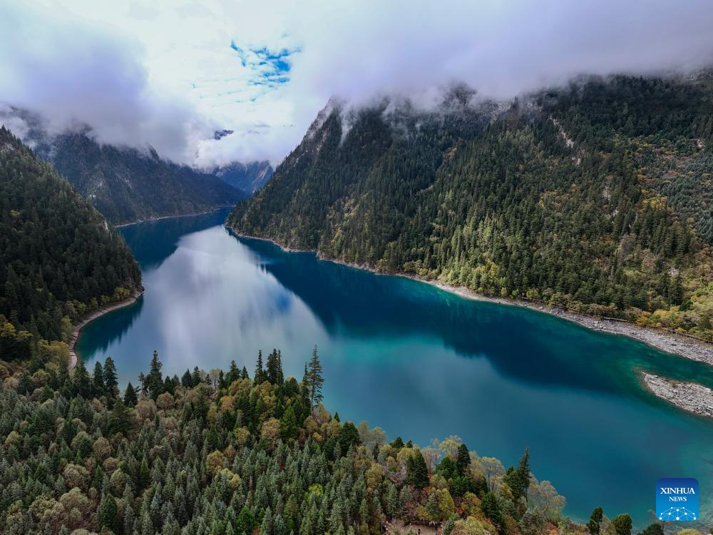 Autumn view of Jiuzhaigou in China's Sichuan