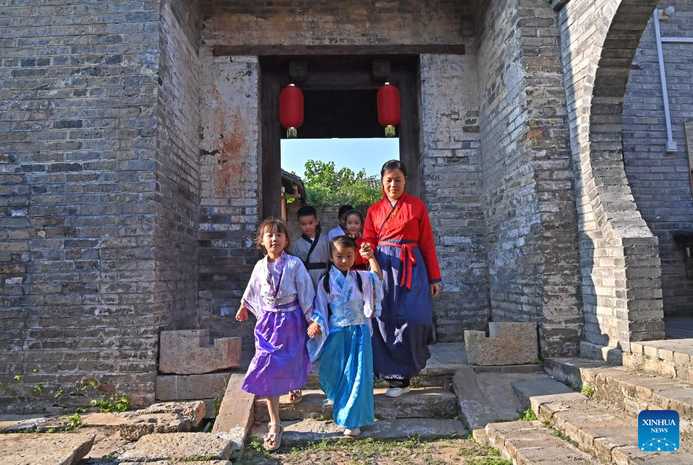 Traditional village in S China turns tourist attraction, hot spot for study tours