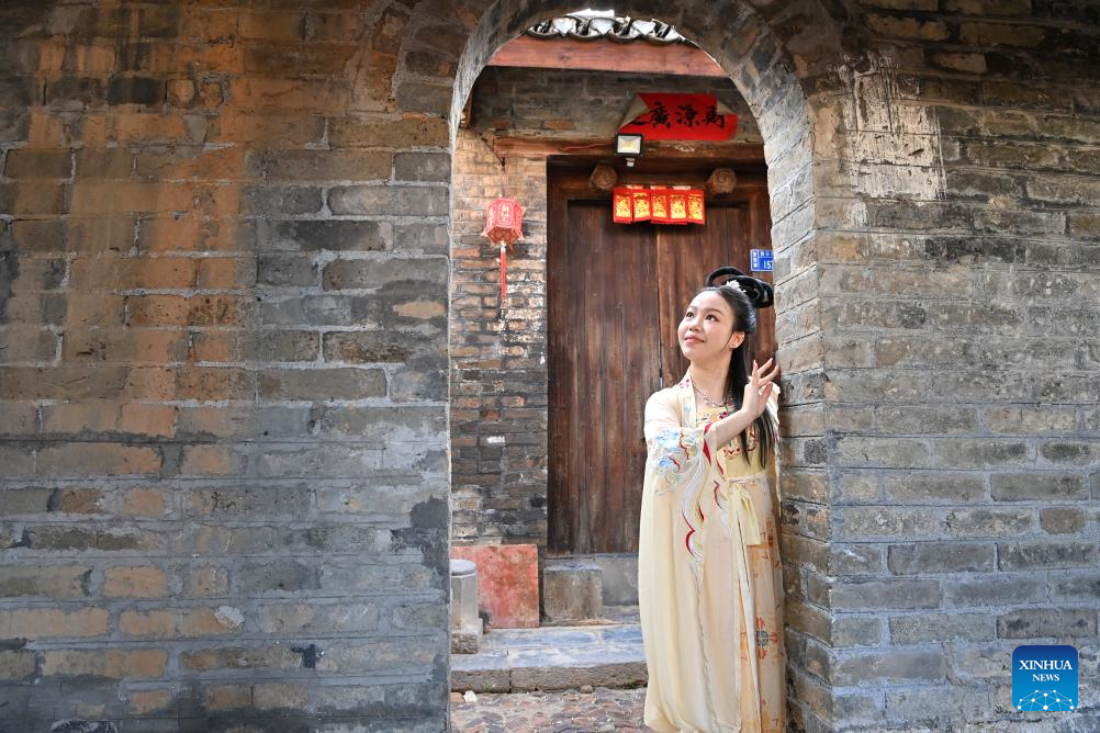 Traditional village in S China turns tourist attraction, hot spot for study tours