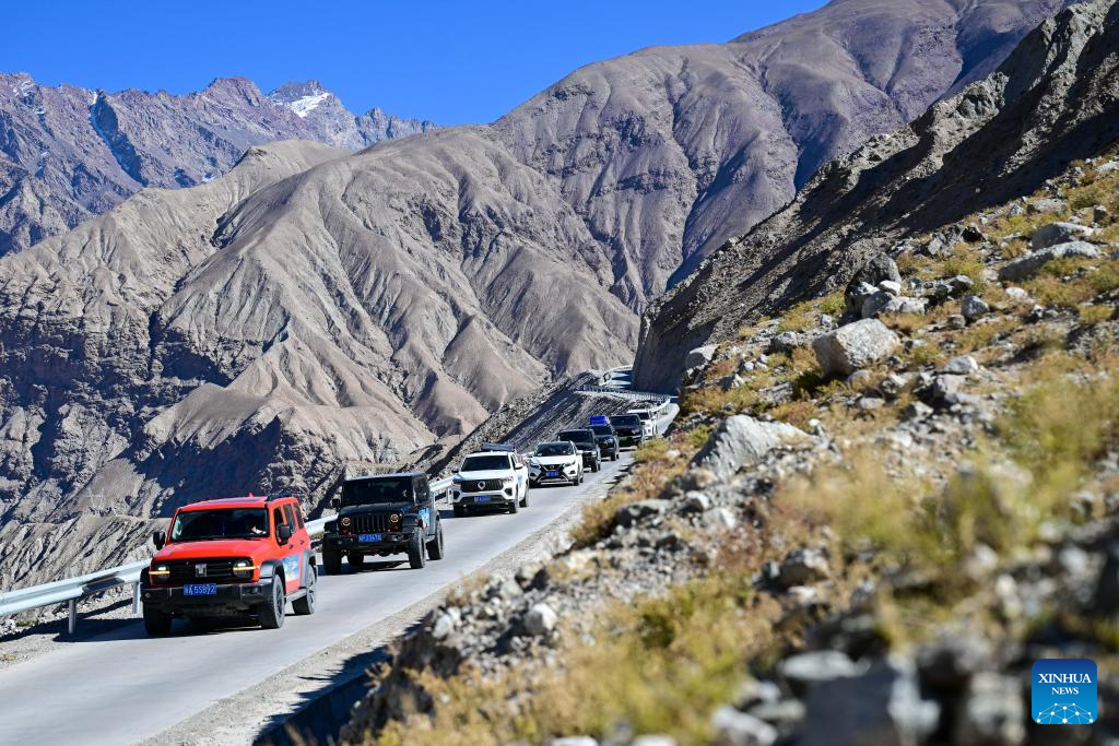 Multidisciplinary scientific expedition launched in Xinjiang