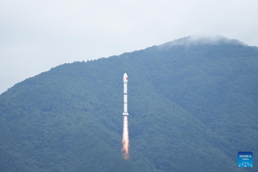 China launches new remote-sensing satellite group