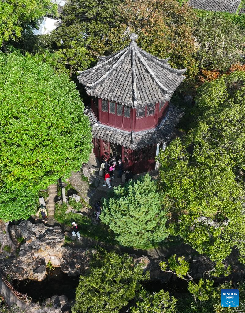 A glimpse of classical gardens in Suzhou, E China's Jiangsu