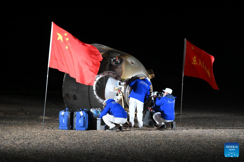 Chinese astronauts return to Earth safely, experiencing busy, joyful space life