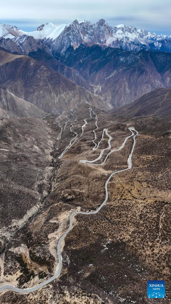 Scenery of Sichuan-Xizang highway in SW China