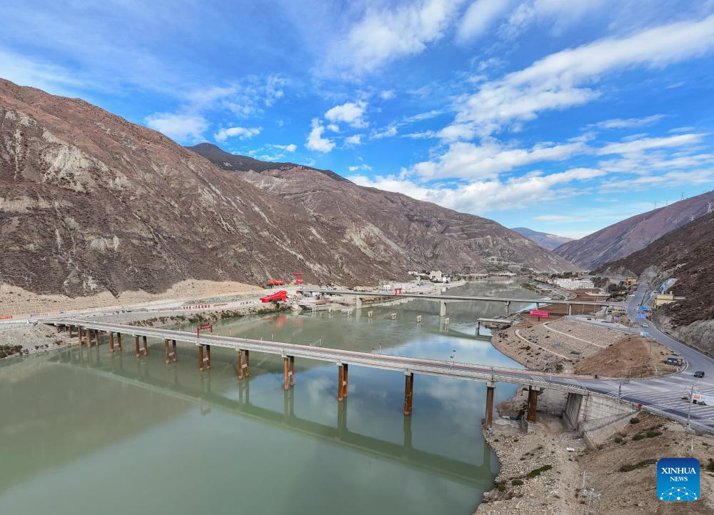 Scenery of Sichuan-Xizang highway in SW China