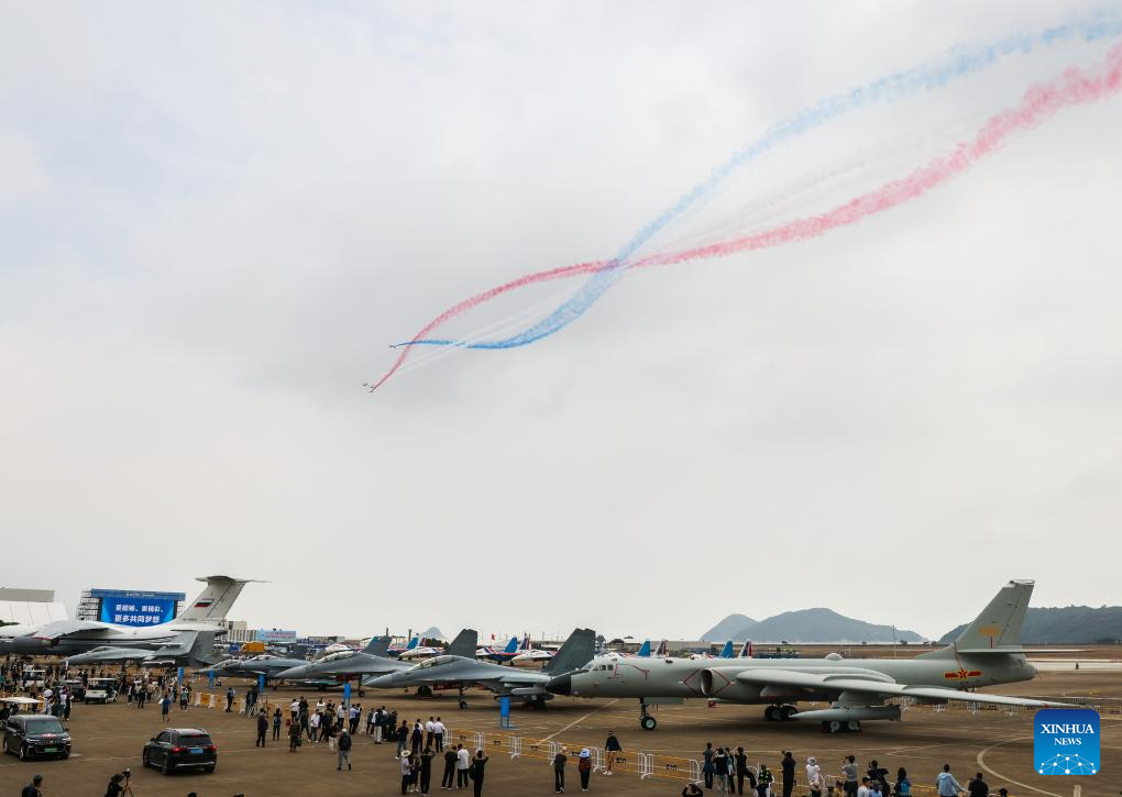 Aircraft conduct adaptive training for Airshow China in Zhuhai