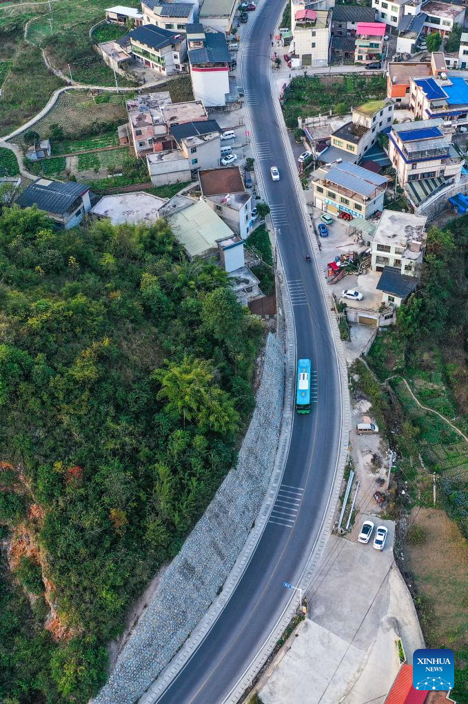 Special bus line helps villagers sell agricultural products in Guizhou