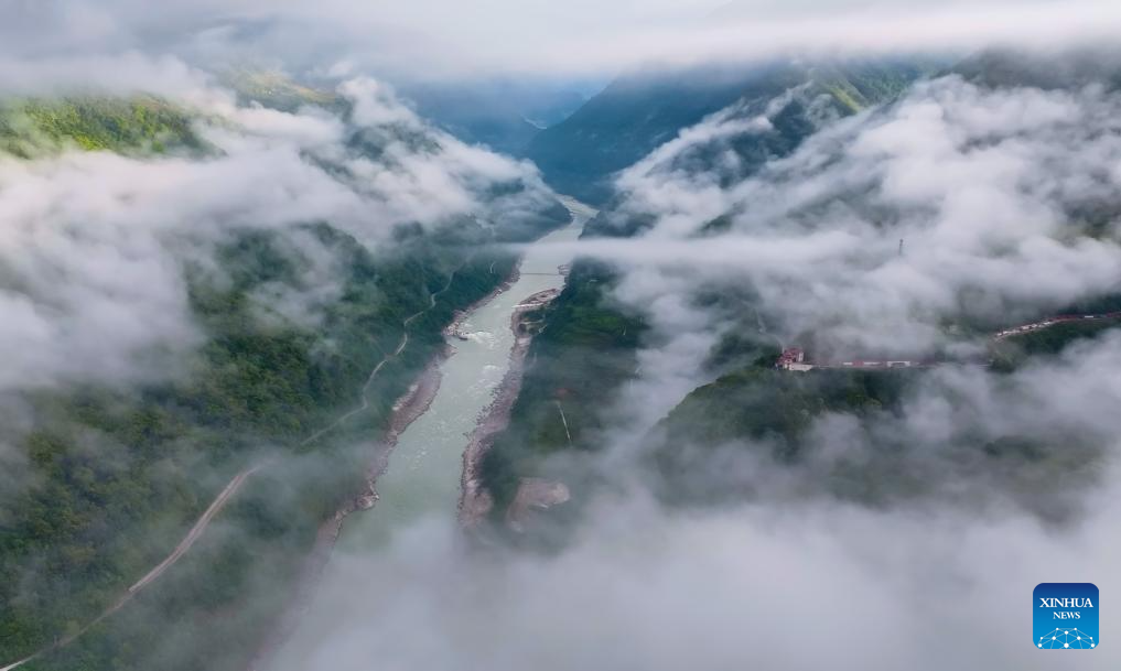 Sea of clouds seen in Medog County, SW China's Xizang