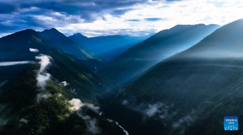 Sea of clouds seen in Medog County, SW China's Xizang