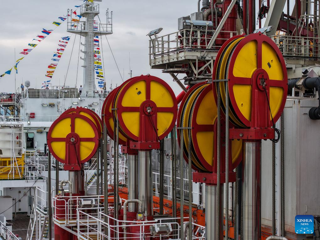 China Focus: China's first deep-ocean drilling vessel enters service